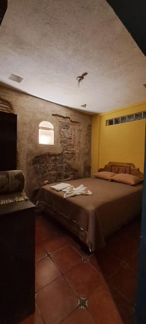 Hotel Posada Gutierrez Antigua Екстер'єр фото