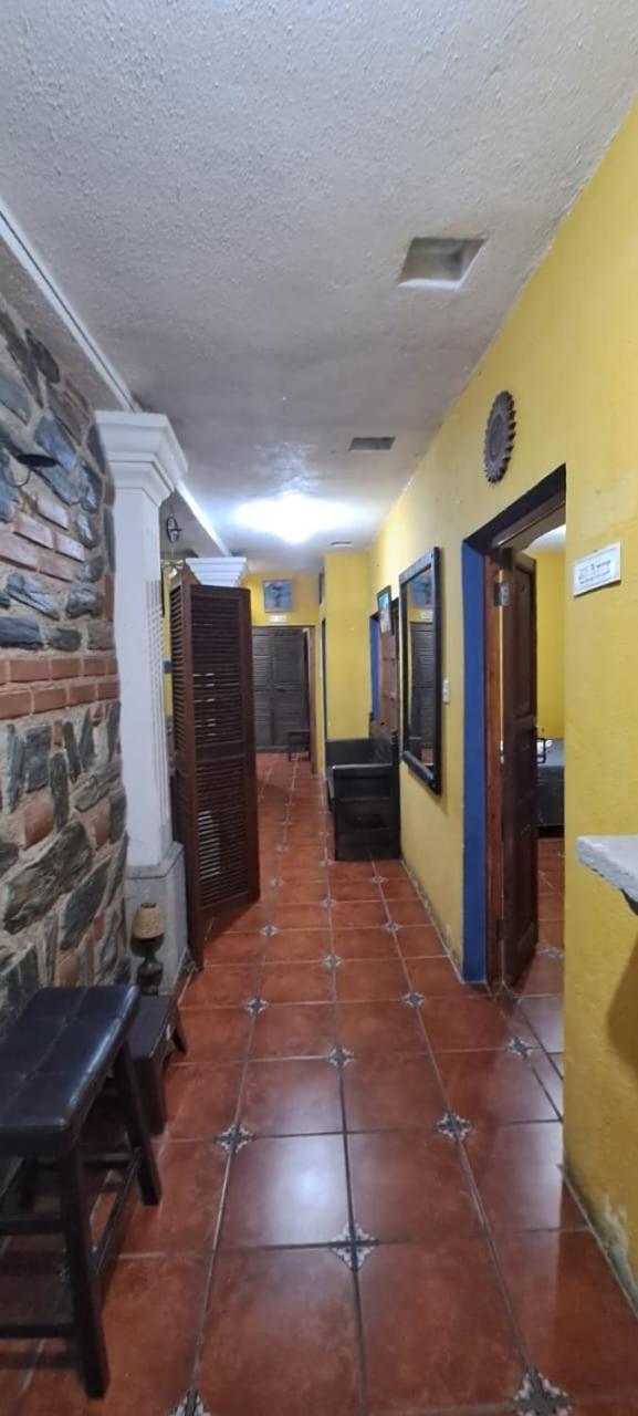 Hotel Posada Gutierrez Antigua Екстер'єр фото