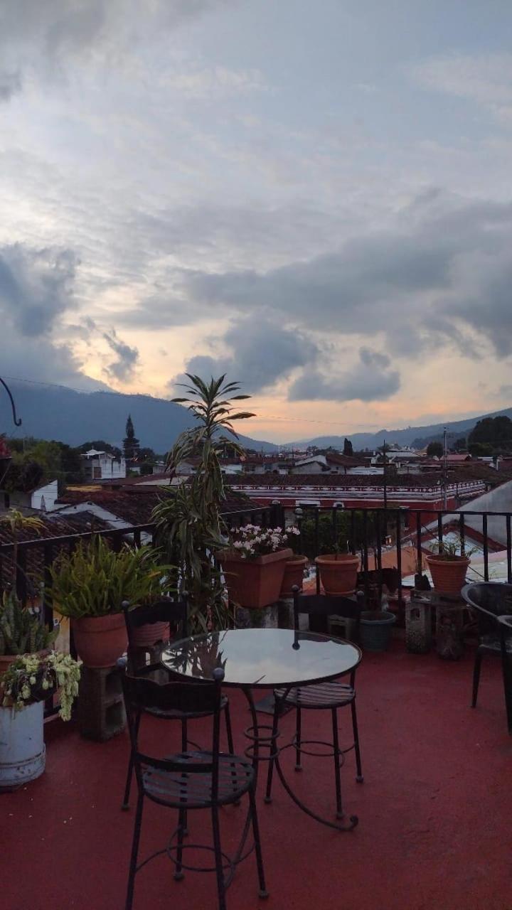Hotel Posada Gutierrez Antigua Екстер'єр фото