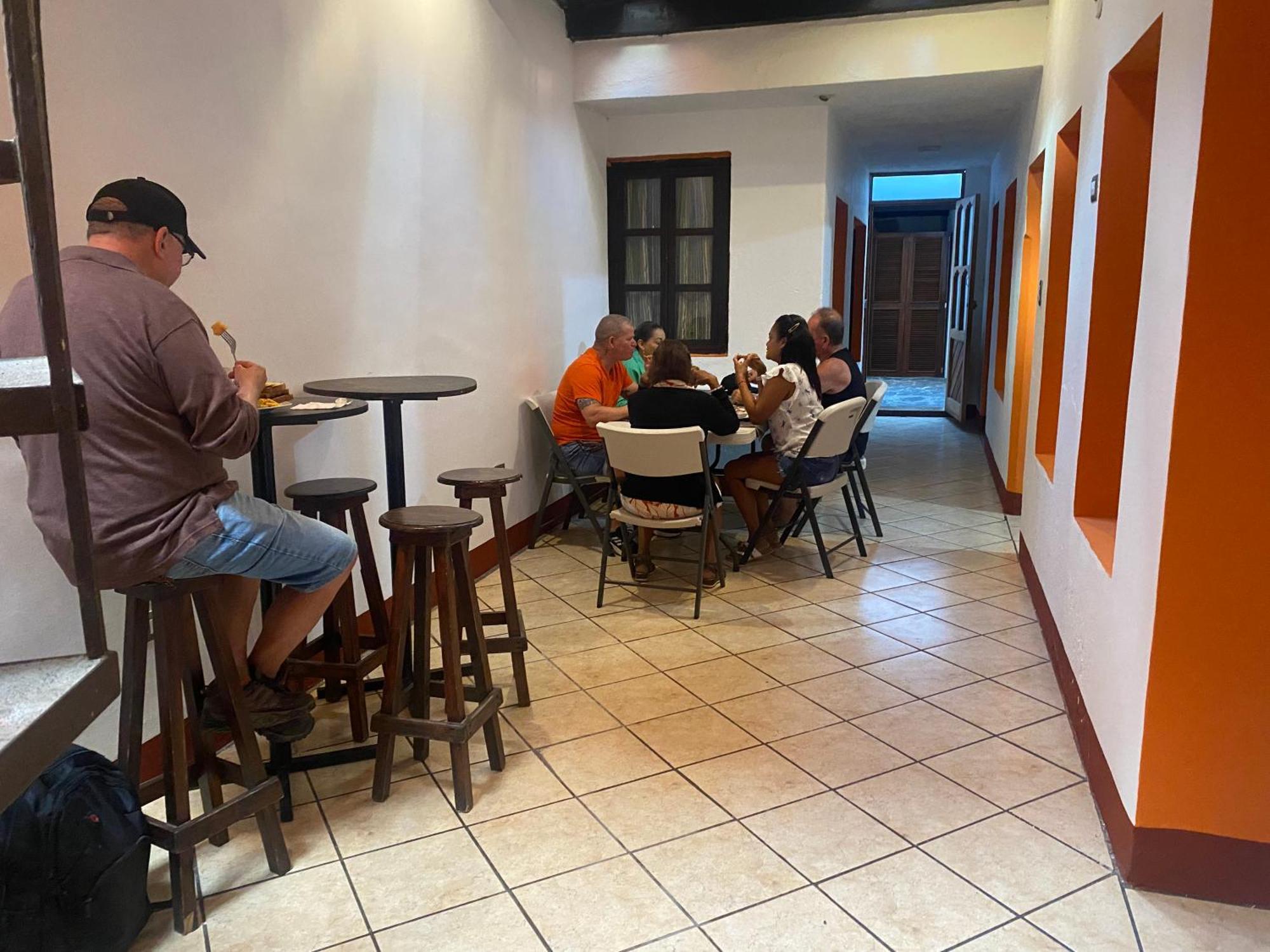 Hotel Posada Gutierrez Antigua Екстер'єр фото